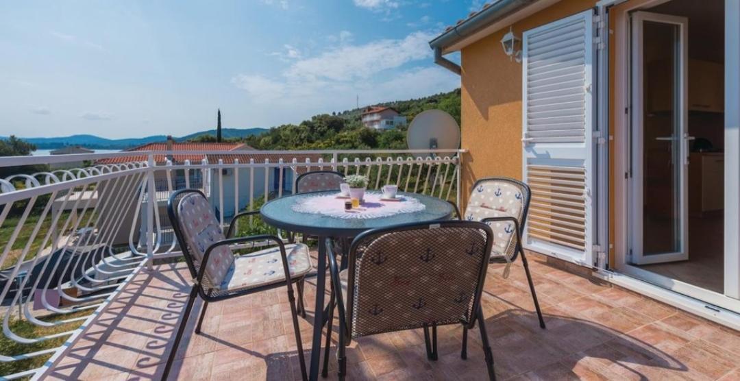 Apartment Petra Raslina Zewnętrze zdjęcie