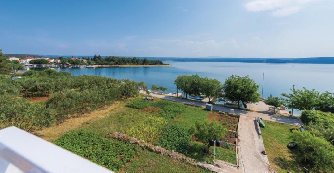 Apartment Petra Raslina Zewnętrze zdjęcie